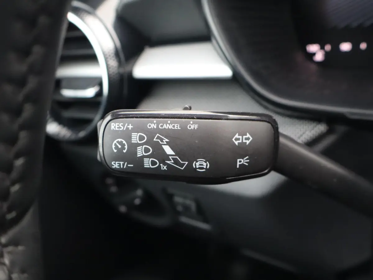 1.0 TSI 95pk Business Edition | Android Auto / Apple CarPlay | Verwarmbare Voorstoelen