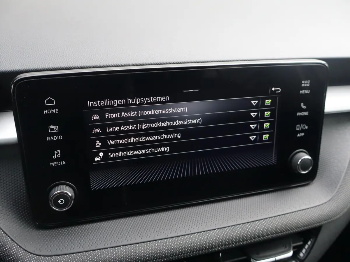 1.0 TSI 95pk Business Edition | Android Auto / Apple CarPlay | Verwarmbare Voorstoelen