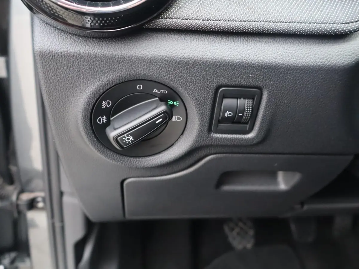 1.0 TSI 95pk Business Edition | Android Auto / Apple CarPlay | Verwarmbare Voorstoelen