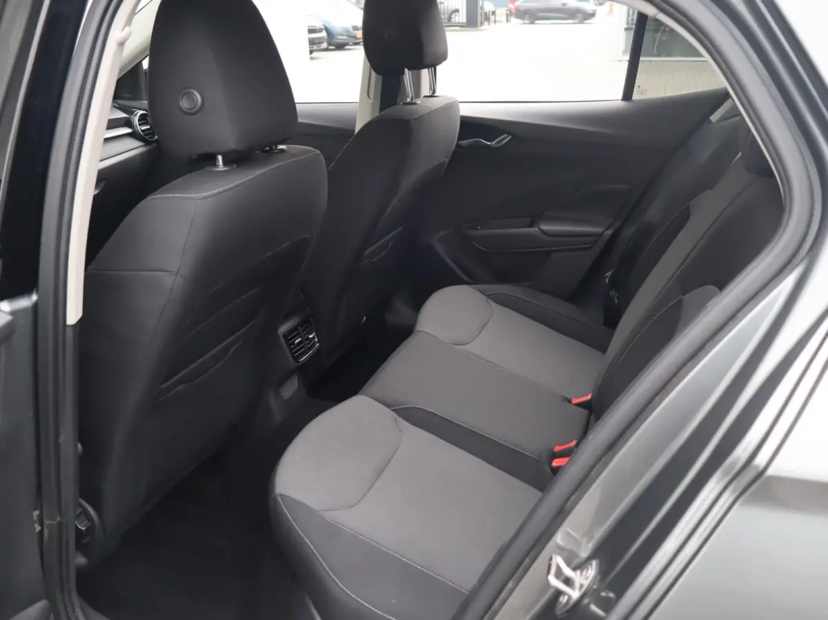 1.0 TSI 95pk Business Edition | Android Auto / Apple CarPlay | Verwarmbare Voorstoelen