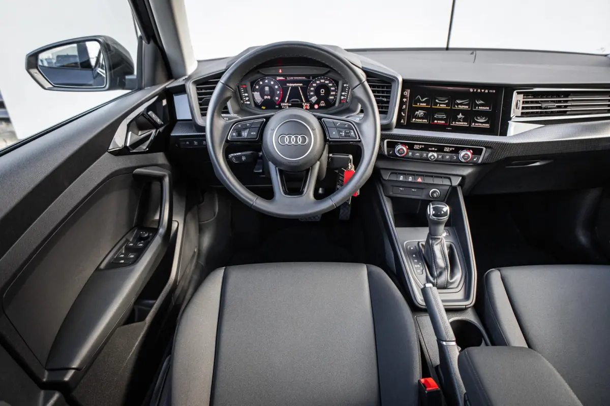 30 TFSI 115pk S-tronic Advanced Edition | Smartphone Interface | Stoelverwarming | LED Verlichting
