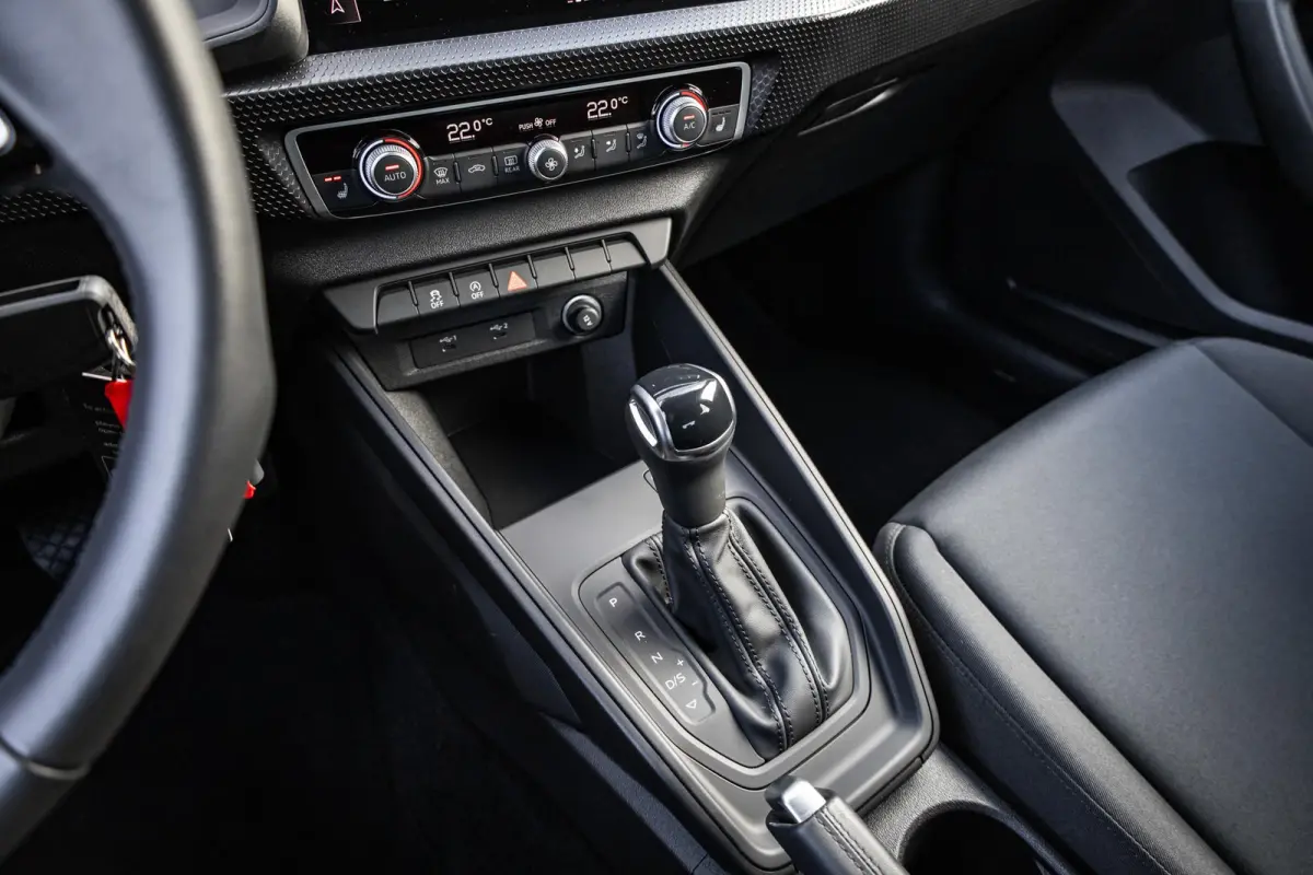 30 TFSI 115pk S-tronic Advanced Edition | Smartphone Interface | Stoelverwarming | LED Verlichting