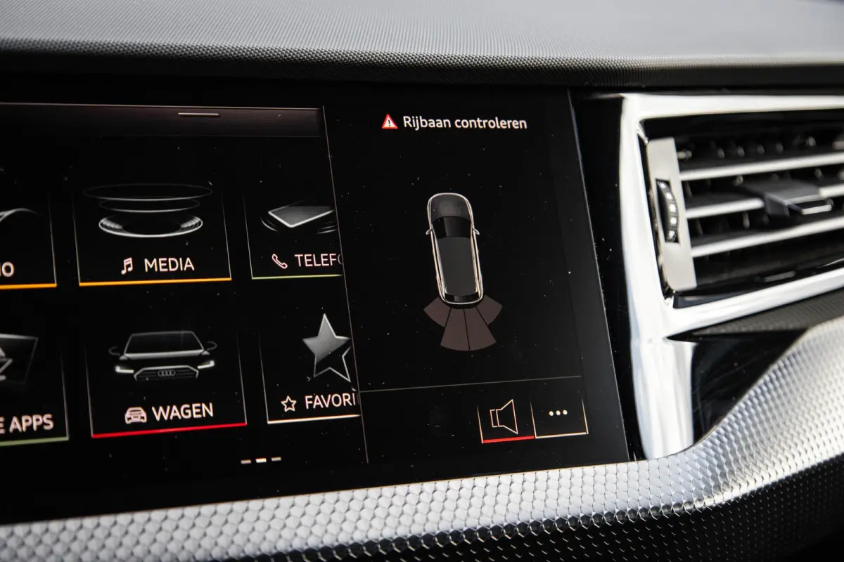 30 TFSI 115pk S-tronic Advanced Edition | Smartphone Interface | Stoelverwarming | LED Verlichting