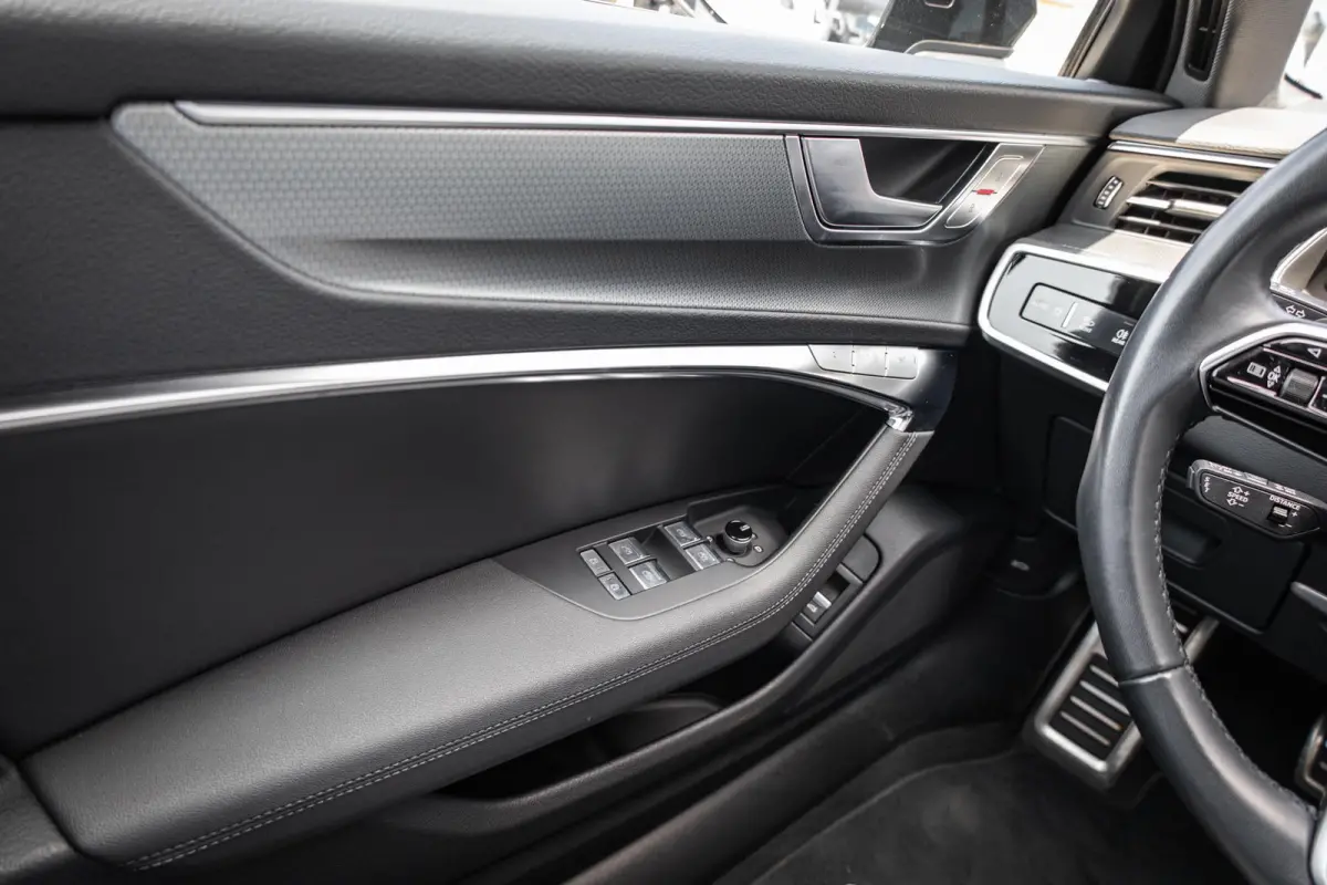 quattro 55 TFSI 340pk Pro Line Advanced | Panoramadak | Trekhaak | 20" Velgen | Adaptive Cruise | Leder/Alcantara Bekleding | Luchtvering
