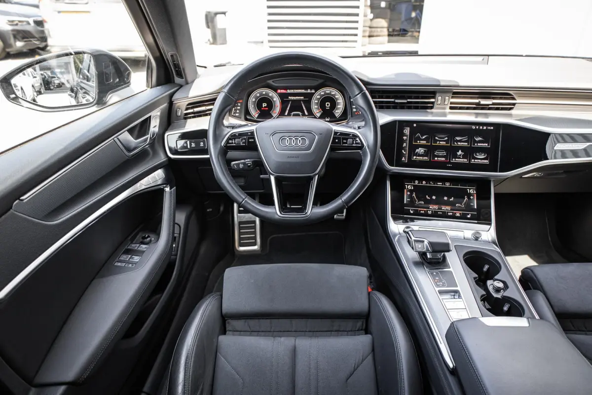 quattro 55 TFSI 340pk Pro Line Advanced | Panoramadak | Trekhaak | 20" Velgen | Adaptive Cruise | Leder/Alcantara Bekleding | Luchtvering