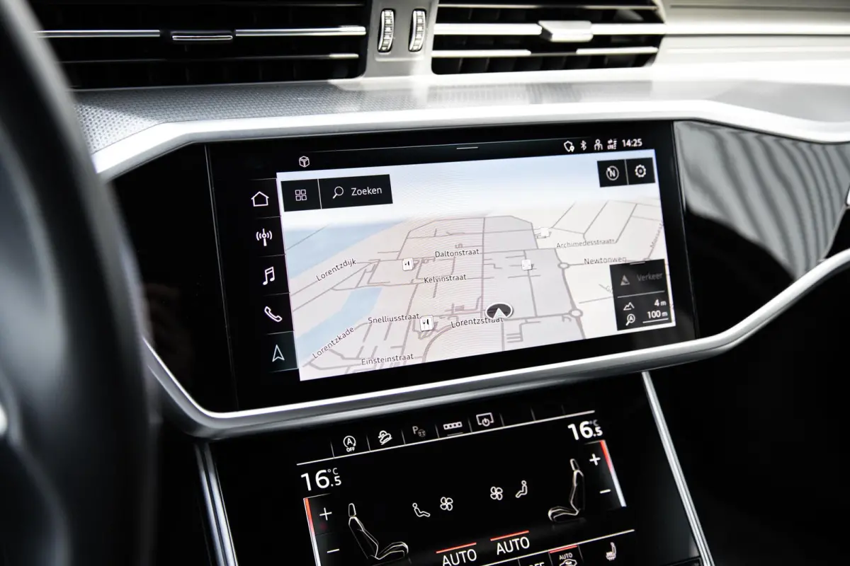 allroad quattro 55 TFSI 340pk Pro Line Advanced | Panoramadak | Trekhaak | 20" Velgen | Adaptive Cruise | Leder/Alcantara Bekleding | Luchtvering
