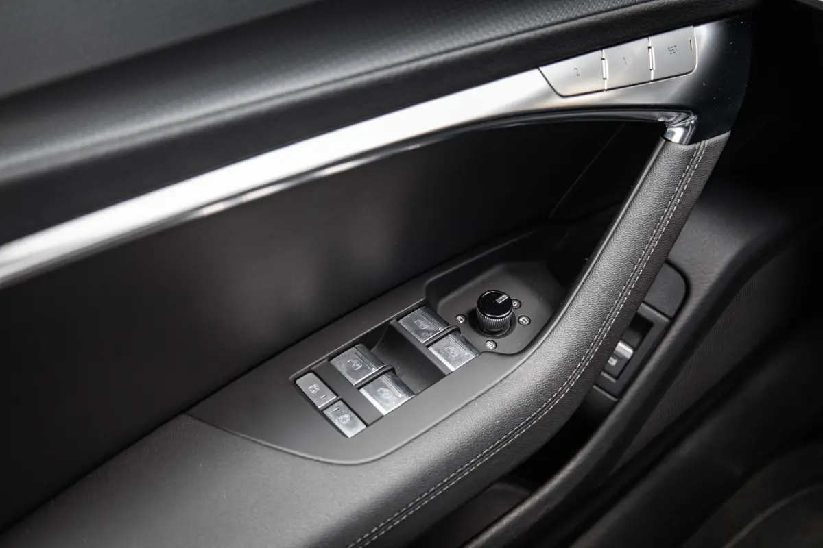 allroad quattro 55 TFSI 340pk Pro Line Advanced | Panoramadak | Trekhaak | 20" Velgen | Adaptive Cruise | Leder/Alcantara Bekleding | Luchtvering