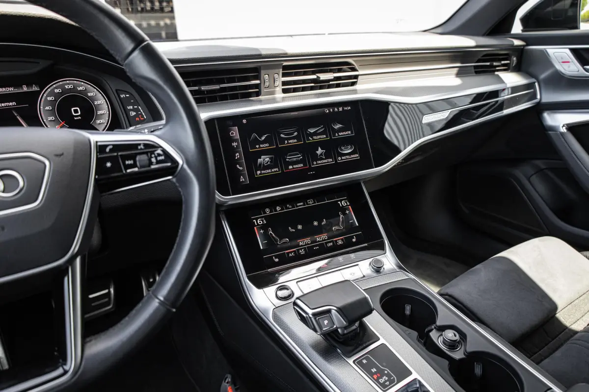 allroad quattro 55 TFSI 340pk Pro Line Advanced | Panoramadak | Trekhaak | 20" Velgen | Adaptive Cruise | Leder/Alcantara Bekleding | Luchtvering