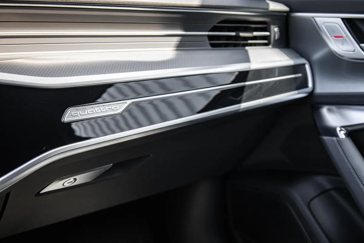 allroad quattro 55 TFSI 340pk Pro Line Advanced | Panoramadak | Trekhaak | 20" Velgen | Adaptive Cruise | Leder/Alcantara Bekleding | Luchtvering