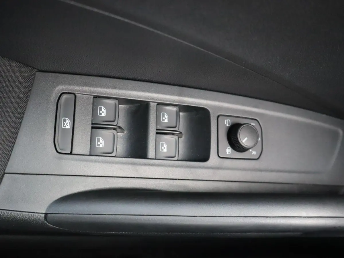 1.0 TSI 95pk Business Edition | Stoelverwaming | Apple Carplay/Android Auto | Achteruitrijcamea | Cruise Control