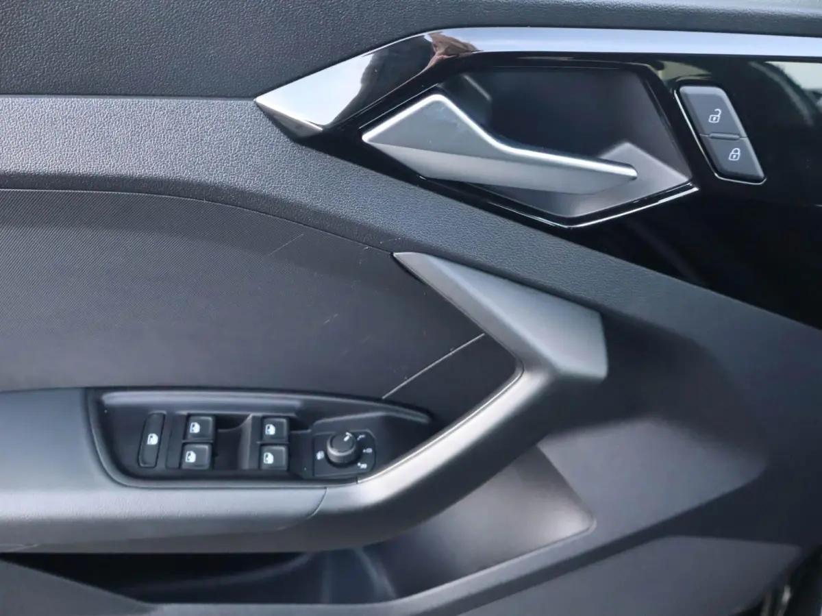 30 TFSI 115pk S-tronic Pro Line | Stoelverwarming | Apple Carplay/Android Auto | Cruise Control | Extra Getint Glas | 17'' LMV
