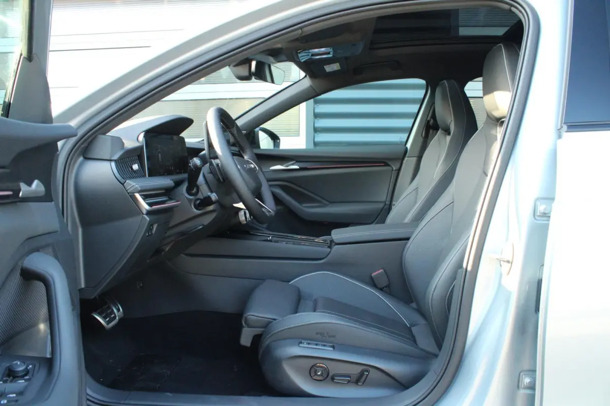 1.5 TSI 204pk PHEV Sportline Business | 19" Velgen | Winterpakket