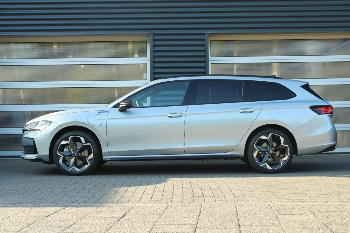 1.5 TSI 204pk PHEV Sportline Business | 19" Velgen | Winterpakket