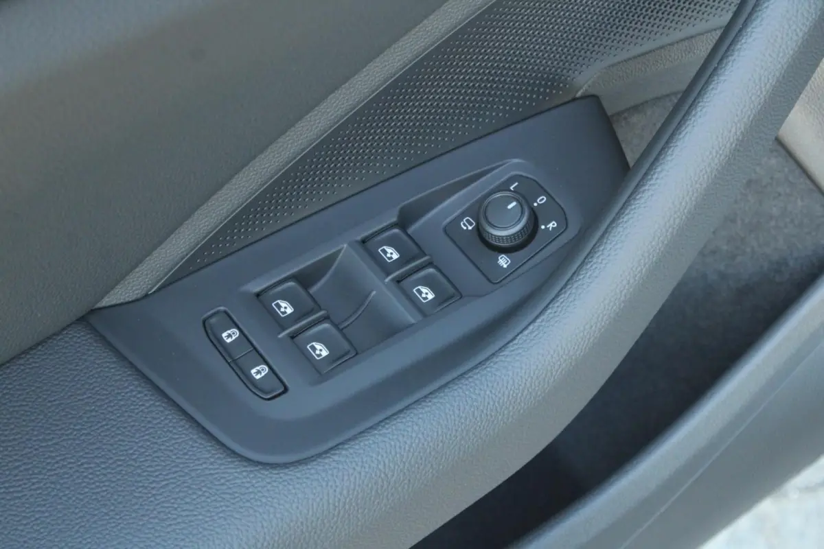 1.5 TSI 204pk PHEV Sportline Business | 19" Velgen | Winterpakket
