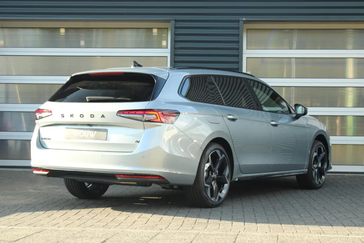 1.5 TSI 204pk PHEV Sportline Business | 19" Velgen | Winterpakket