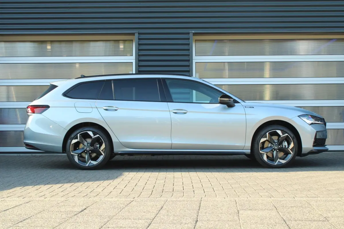 1.5 TSI 204pk PHEV Sportline Business | 19" Velgen | Winterpakket
