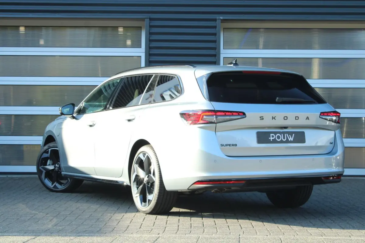 1.5 TSI 204pk PHEV Sportline Business | 19" Velgen | Winterpakket