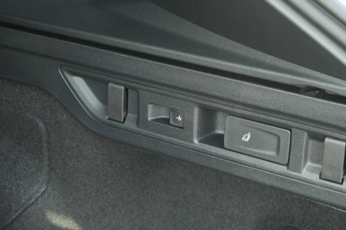 1.5 TSI 204pk PHEV Sportline Business | 19" Velgen | Winterpakket
