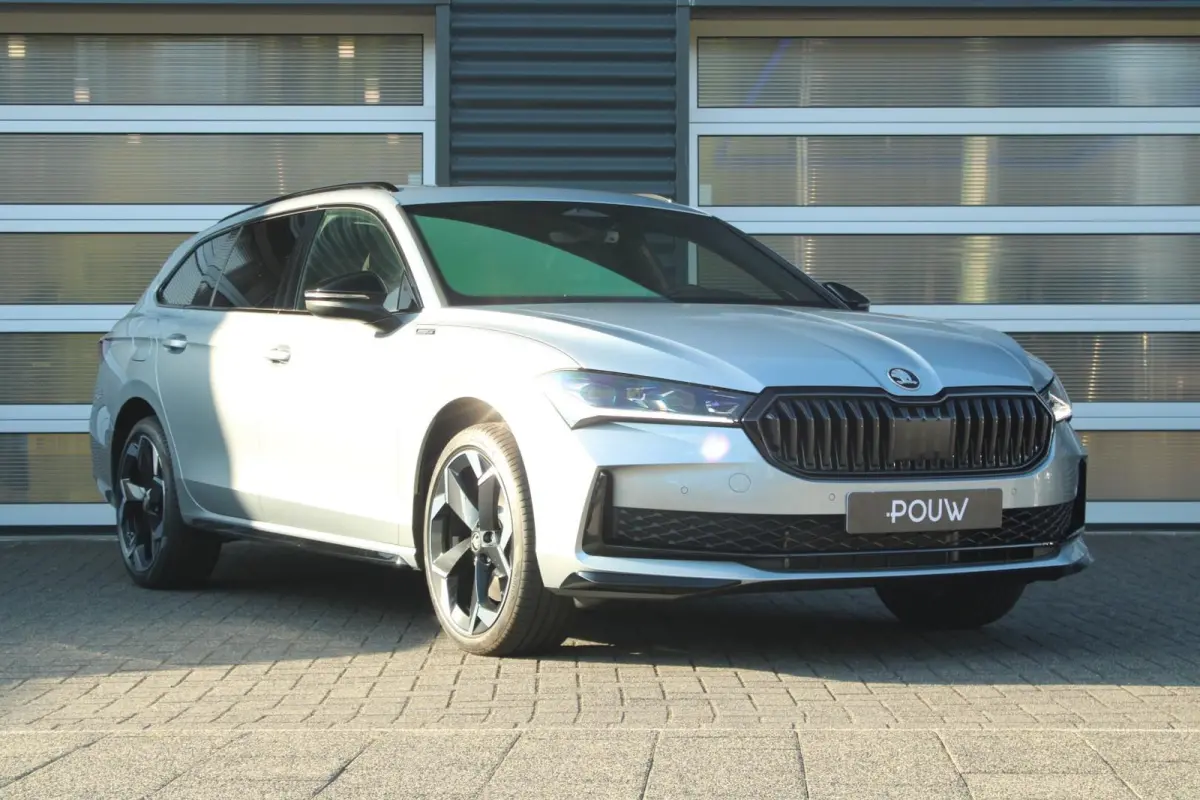 1.5 TSI 204pk PHEV Sportline Business | 19" Velgen | Winterpakket