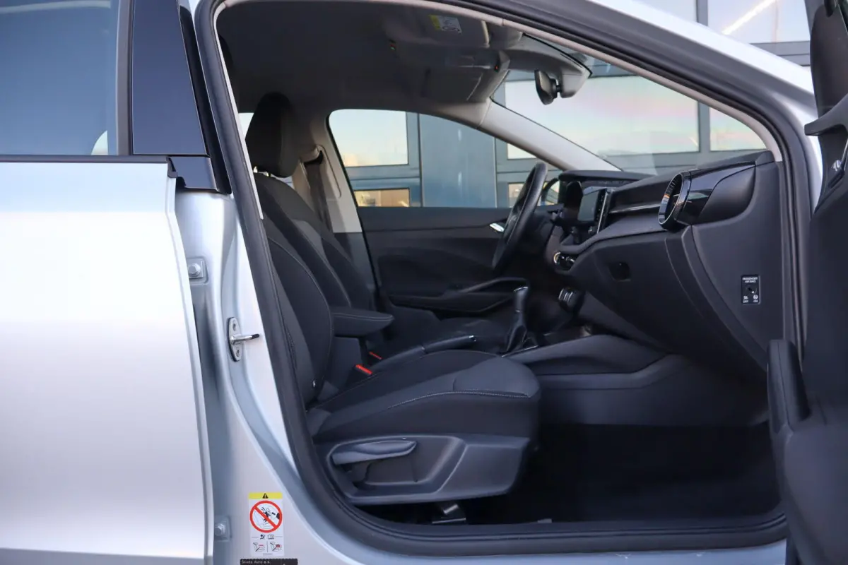 1.0 TSI 95pk Business Edition | Achteruitrijcamera | Cruise Control | Stoelverwarming