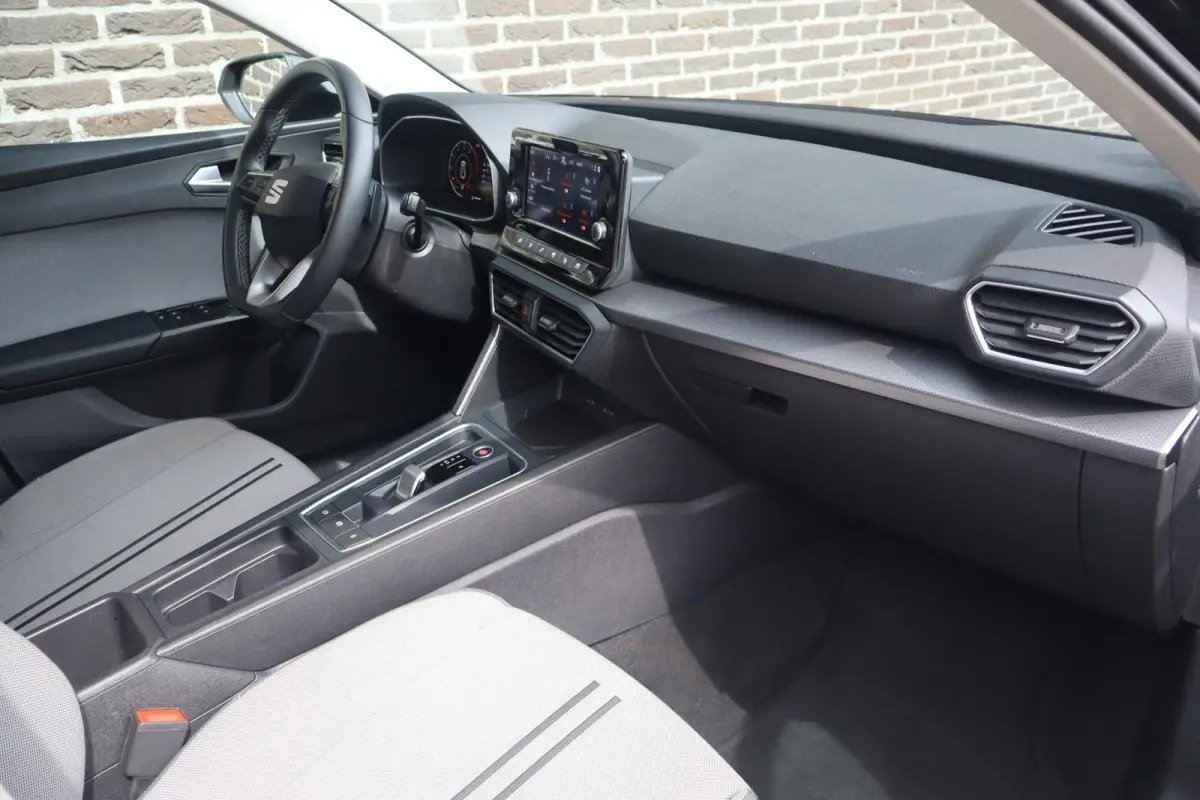 1.0 eTSI 110pk DSG Style | Stoel/Stuurverwarming | Achteruitrijcamera | Virtual Cockpit