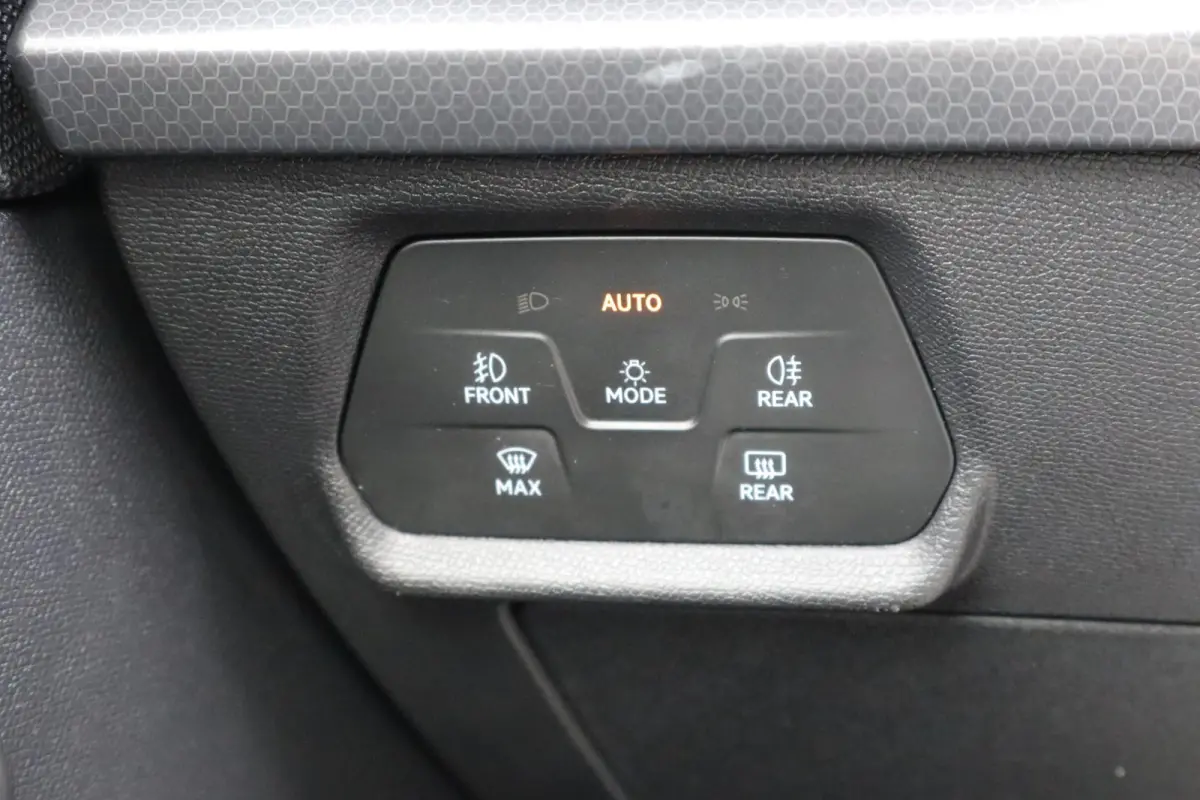 1.0 eTSI 110pk DSG Style | Stoel/Stuurverwarming | Achteruitrijcamera | Virtual Cockpit