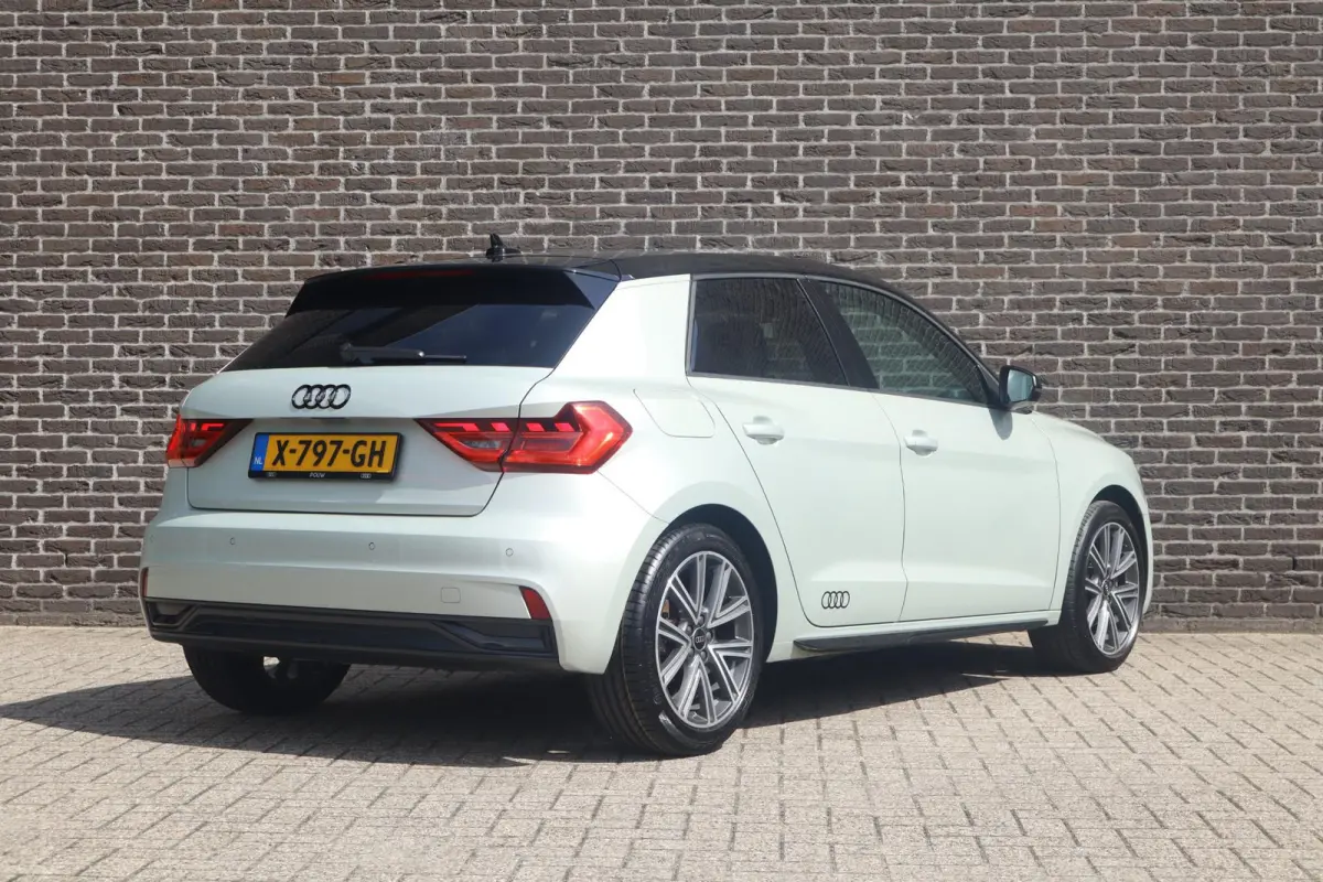 30 TFSI 110pk S-tronic Epic | Stoelverwarming | Climate Control | Full LED | Sportstoelen