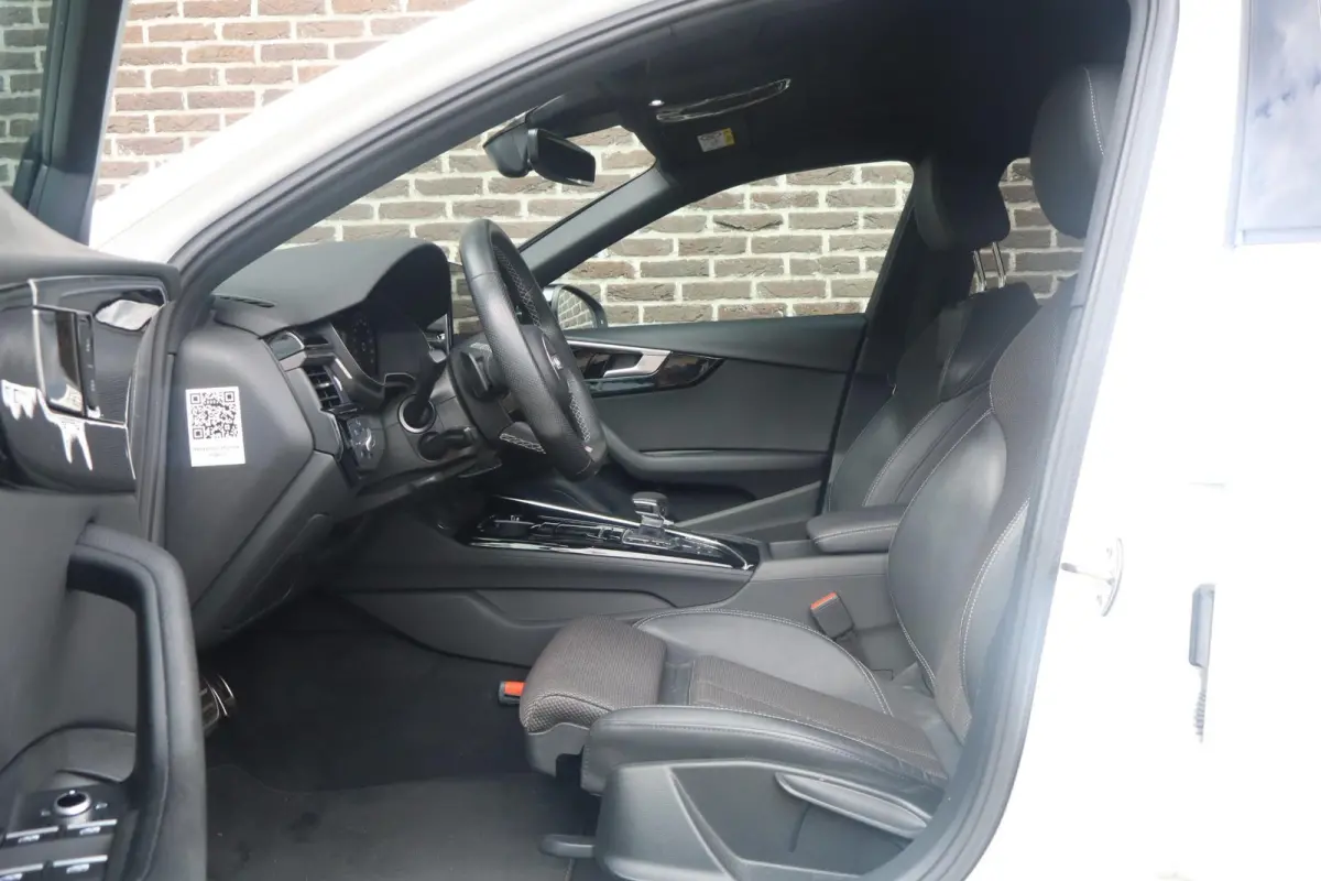 35 TFSI 150pk S-tronic S Edition Competition | Navigatie | Elektr. Achterklep | Lichtpakket | 18" Velgen