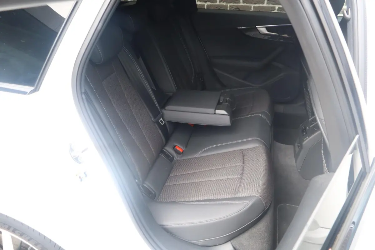 35 TFSI 150pk S-tronic S Edition Competition | Navigatie | Elektr. Achterklep | Lichtpakket | 18" Velgen