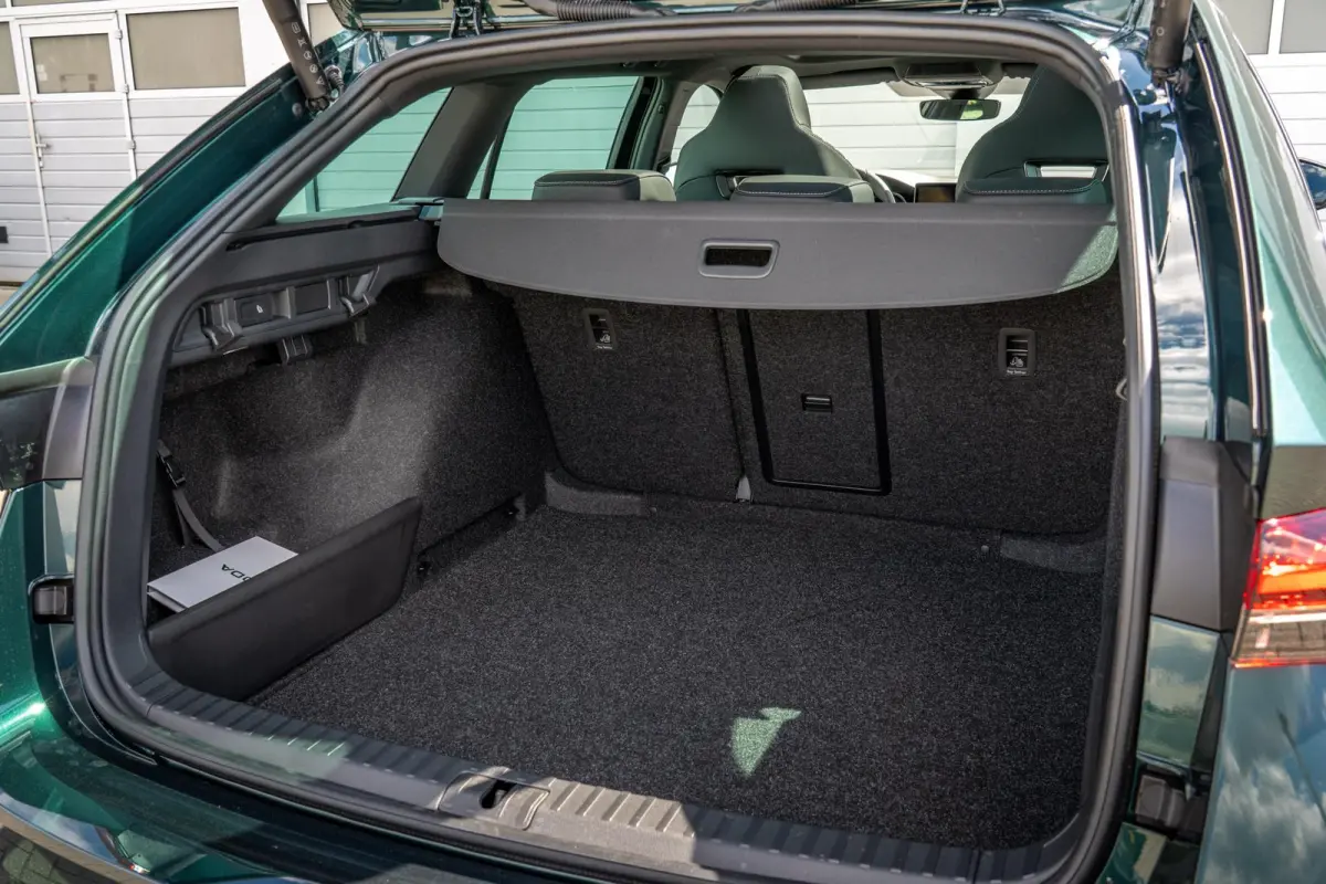 1.5 TSI 150pk DSG MHEV Sportline Business | Panoramadak | LMV 19" | Soundsysteem Canton