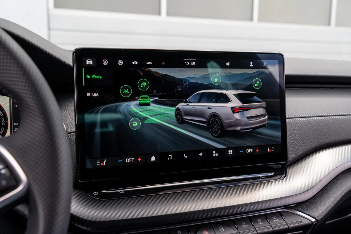 1.5 TSI 150pk DSG MHEV Sportline Business | Panoramadak | LMV 19" | Soundsysteem Canton