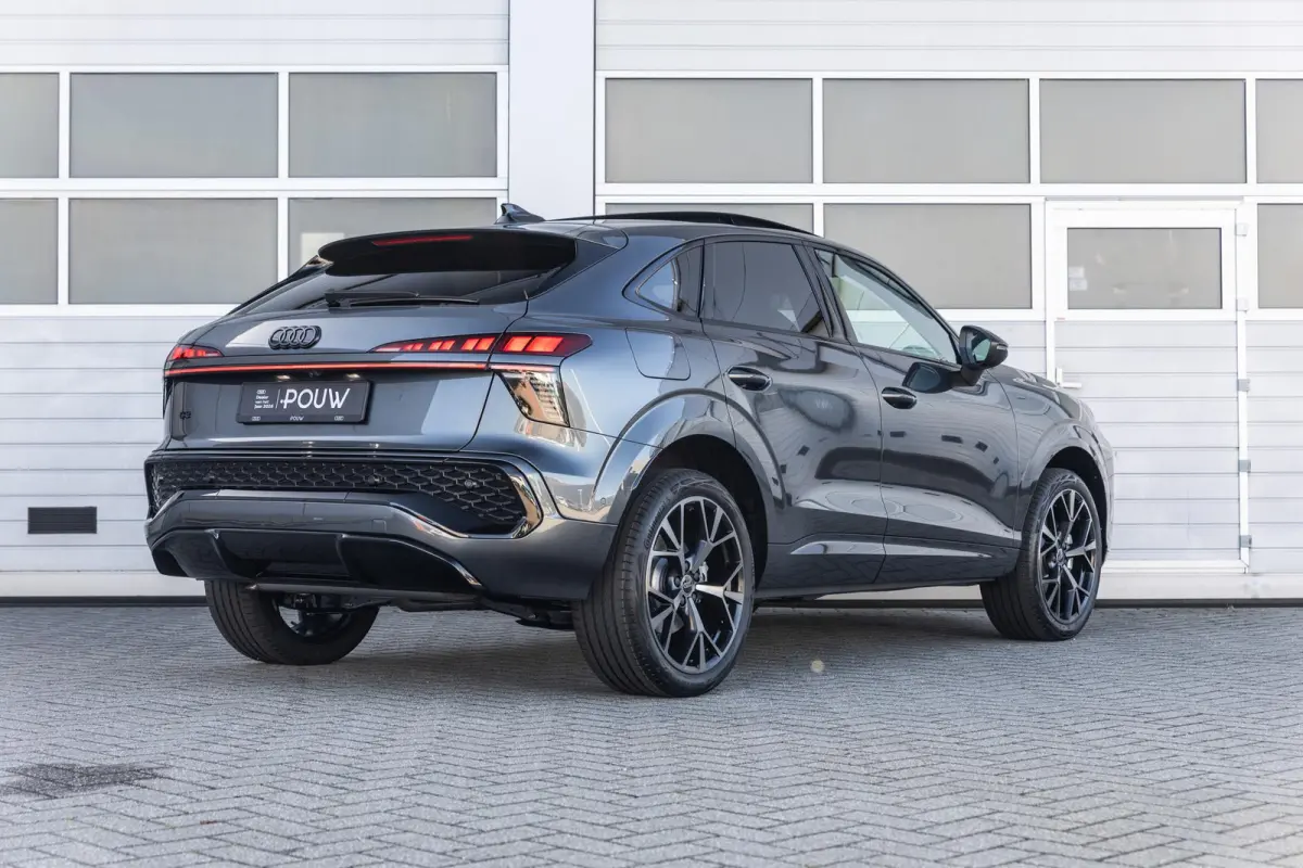 1.5 e-hybrid 272pk S edition | Trekhaak | Panoramadak | Alcantara/leder interieur