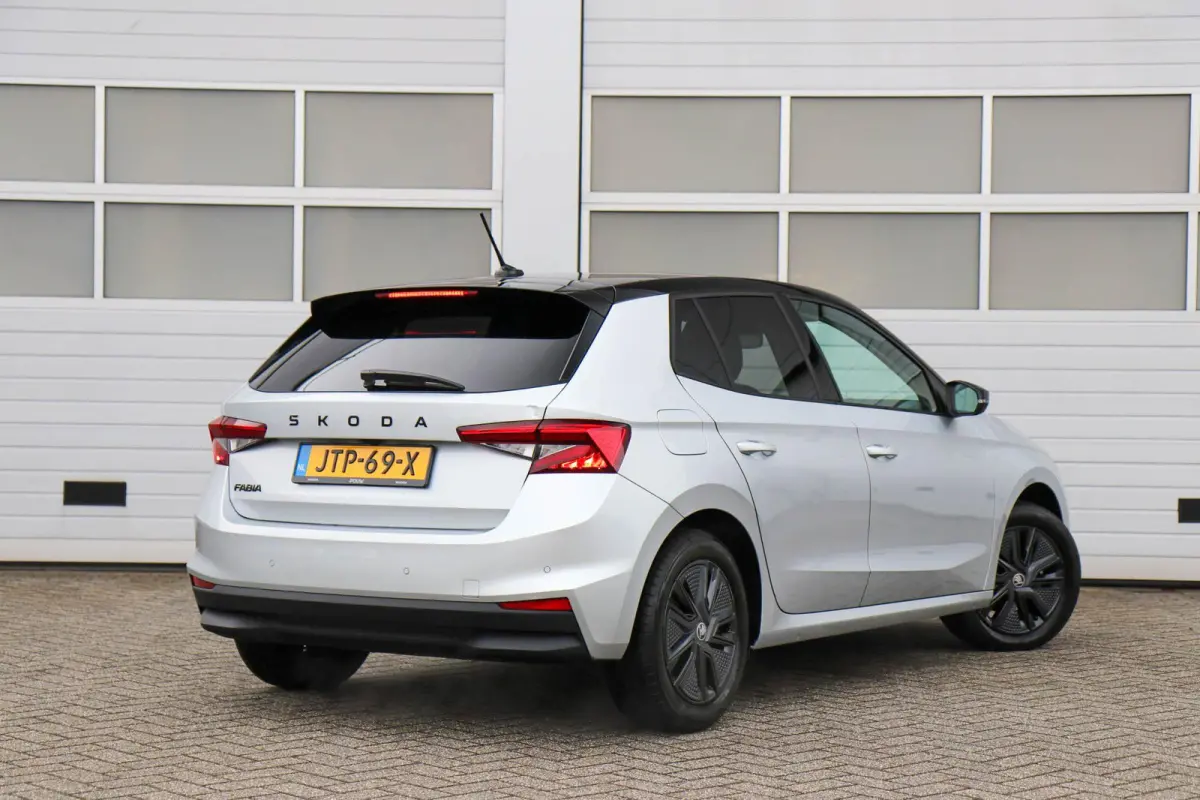 1.0 TSI 95pk Business Edition | Smartlink | Stoelverwarming | Achteruitrijcamera