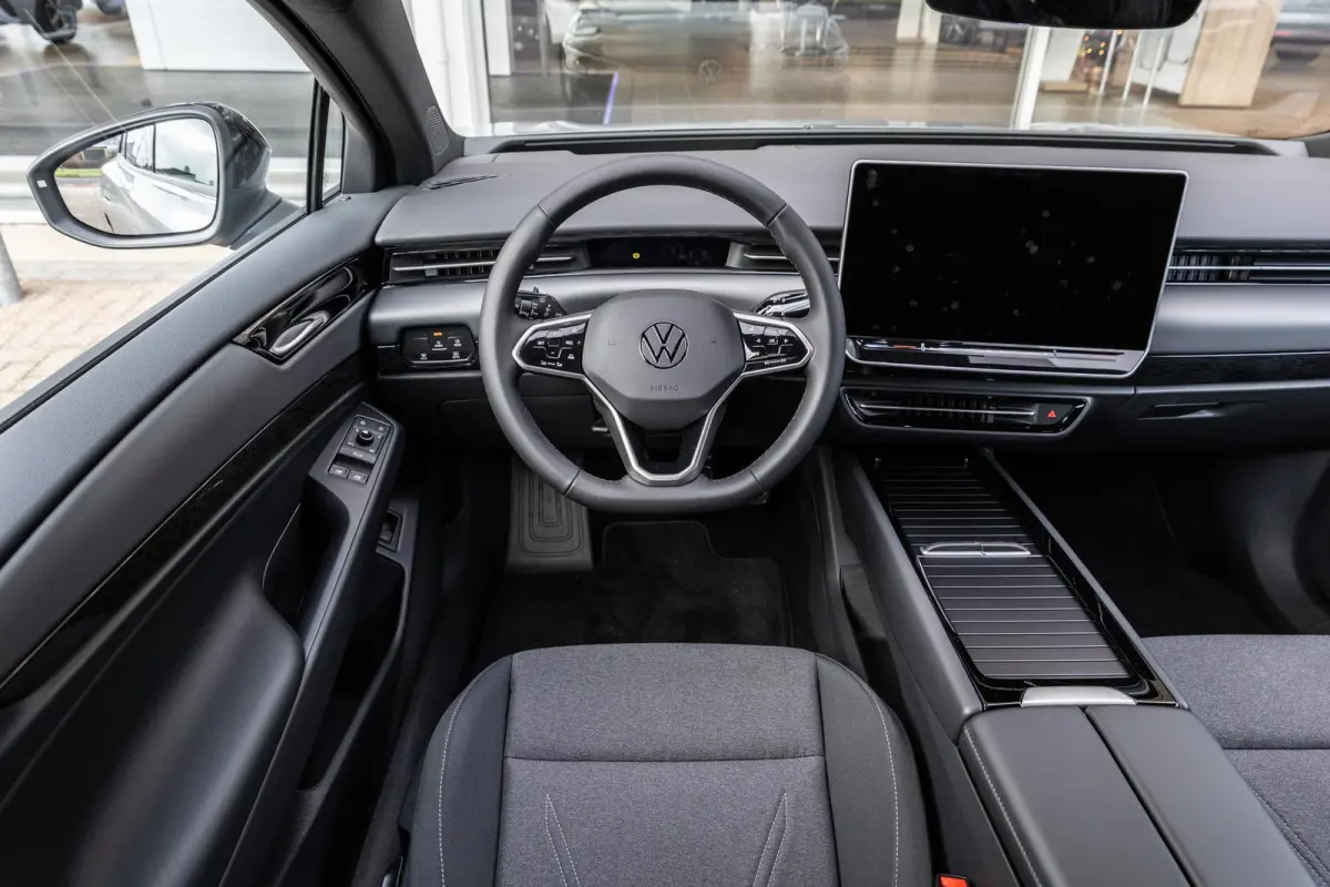 286pk Limited Edition 77 kWh | 20" Velgen | Head-up