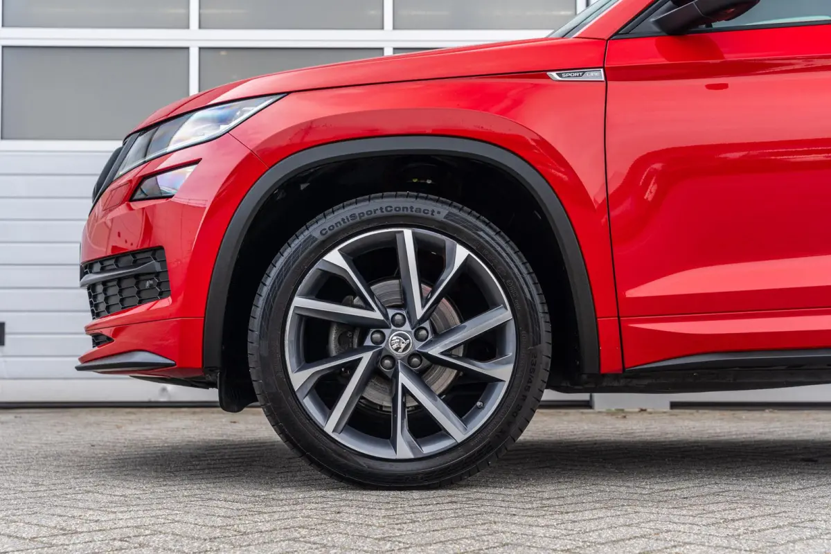 1.5 TSI 150pk DSG Sportline Business | Navigatie | Stoelverwarming | Achteruitrijcamera | 20" Velgen |  Keyless