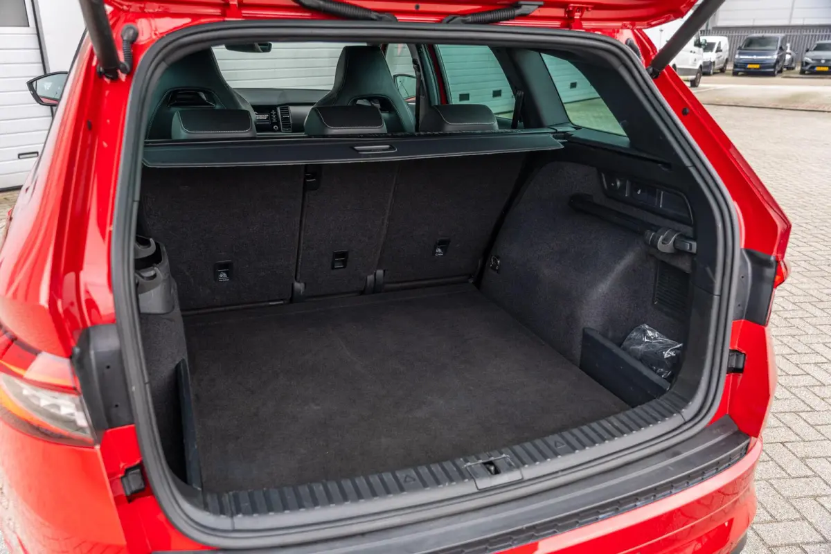 1.5 TSI 150pk DSG Sportline Business | Navigatie | Stoelverwarming | Achteruitrijcamera | 20" Velgen |  Keyless