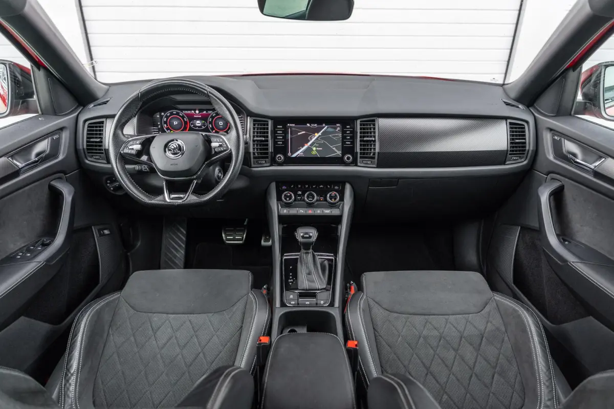 1.5 TSI 150pk DSG Sportline Business | Navigatie | Stoelverwarming | Achteruitrijcamera | 20" Velgen |  Keyless