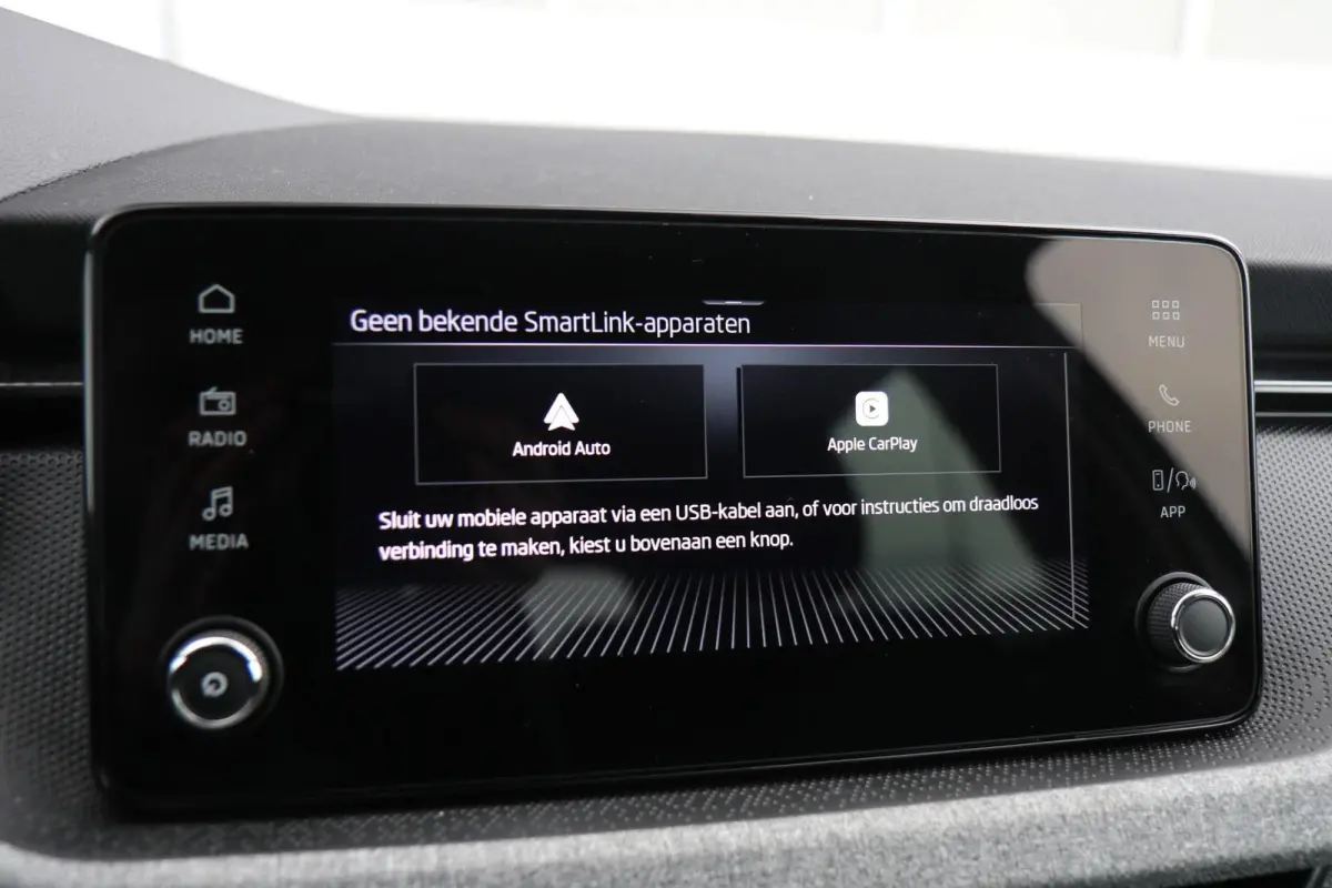 1.0 TSI 115pk DSG Business Edition | App Connect | Achteruitrijcamera | Climate Control | Stoelverwarming