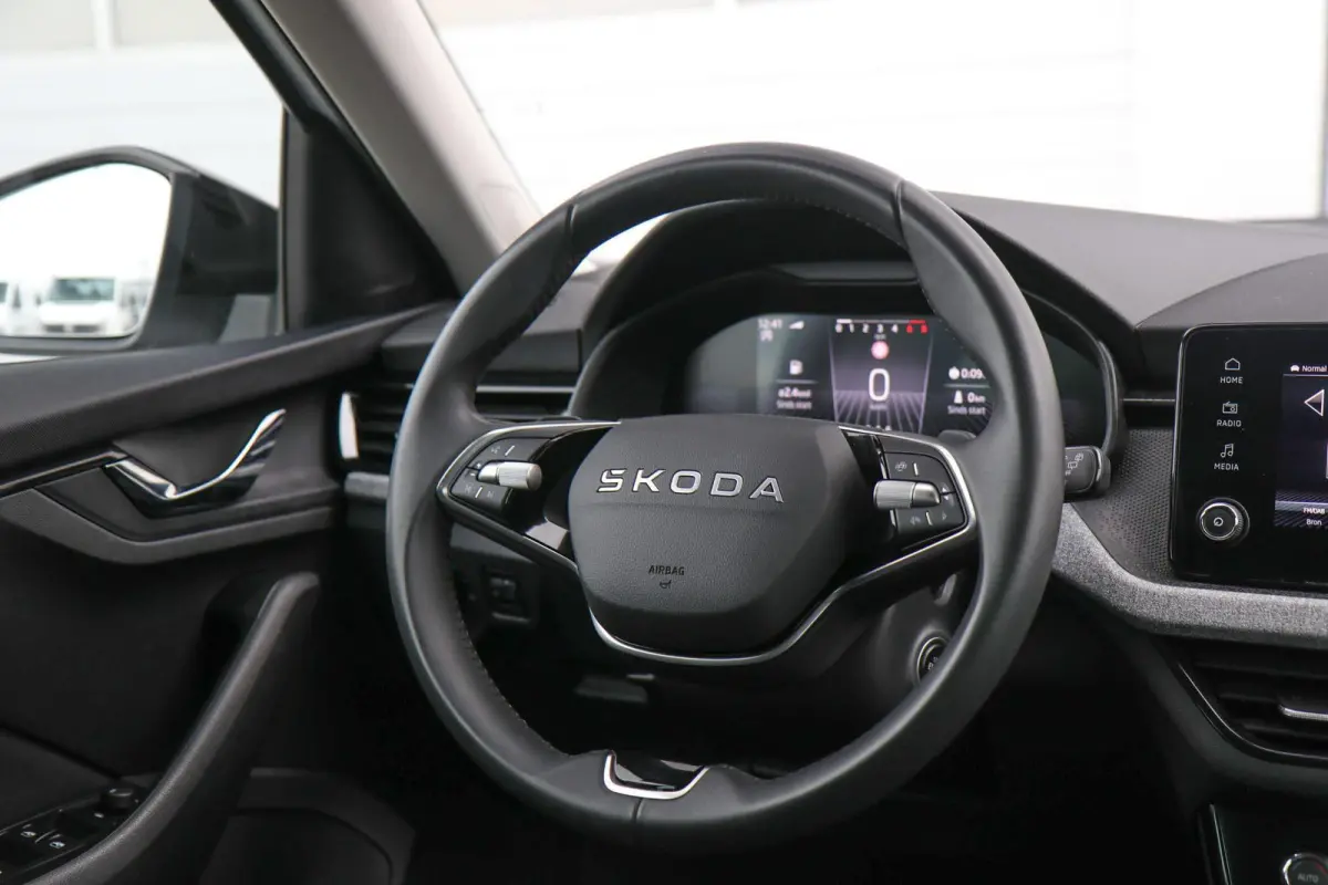 1.0 TSI 115pk DSG Business Edition | App Connect | Achteruitrijcamera | Climate Control | Stoelverwarming