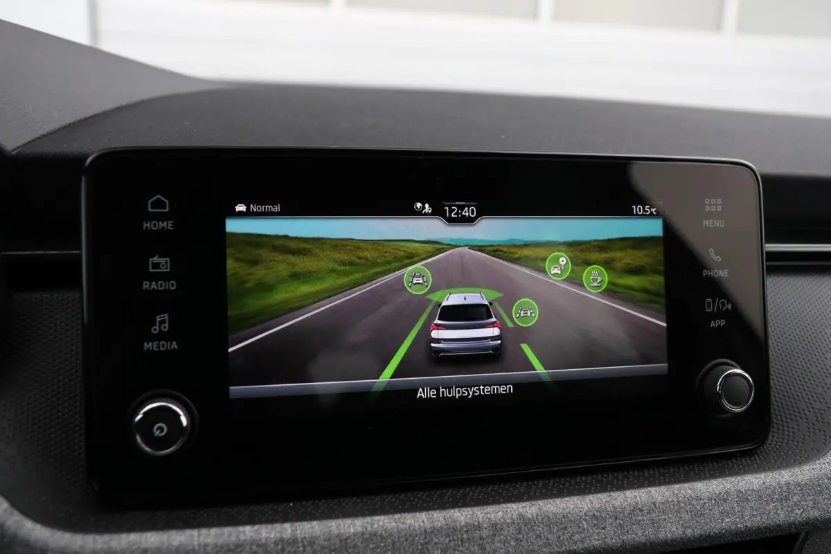 1.0 TSI 115pk DSG Business Edition | App Connect | Achteruitrijcamera | Climate Control | Stoelverwarming