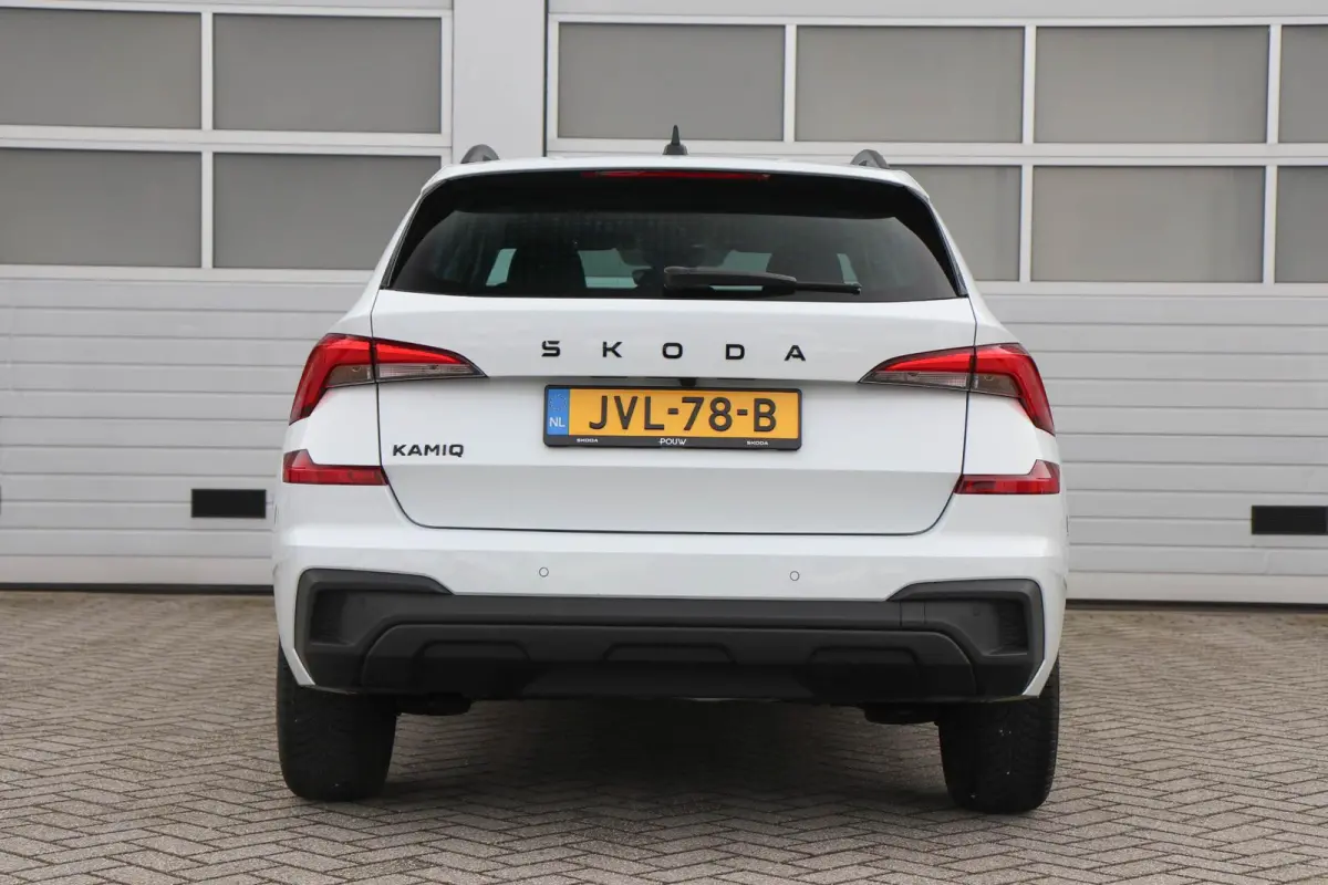1.0 TSI 115pk DSG Business Edition | App Connect | Achteruitrijcamera | Climate Control | Stoelverwarming