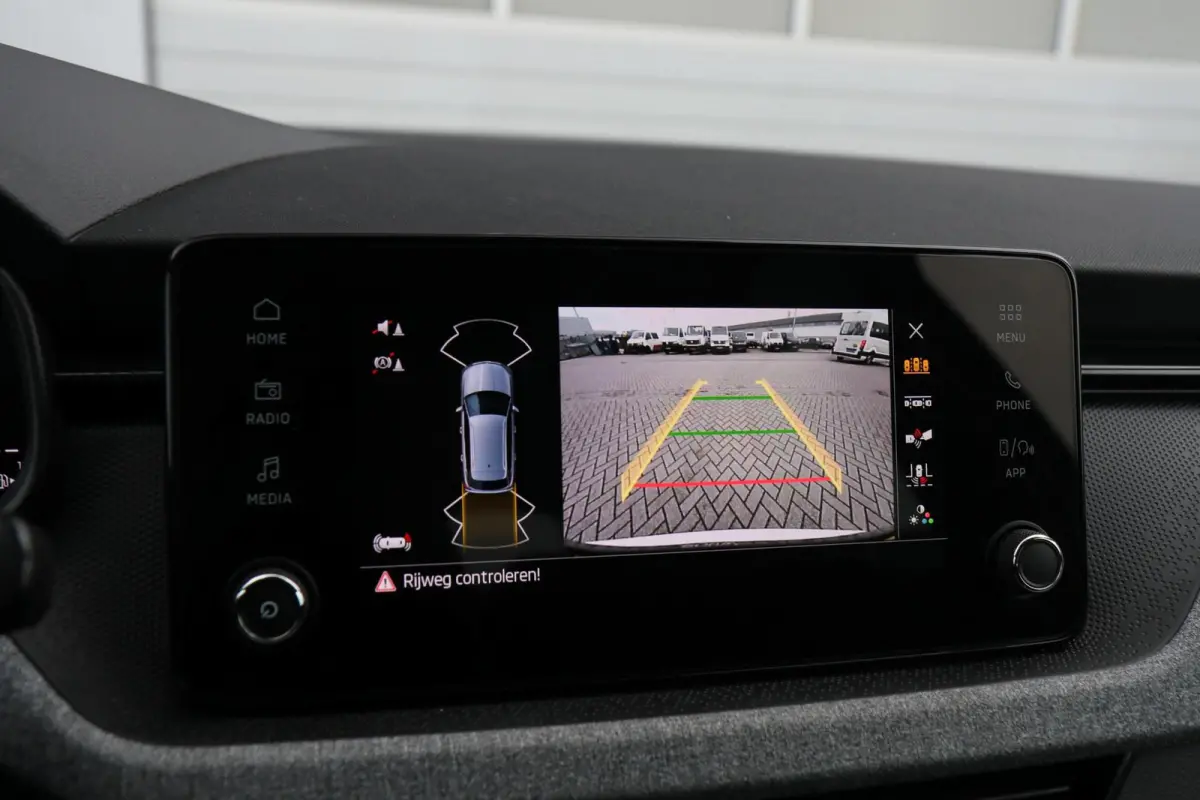1.0 TSI 115pk DSG Business Edition | App Connect | Achteruitrijcamera | Climate Control | Stoelverwarming