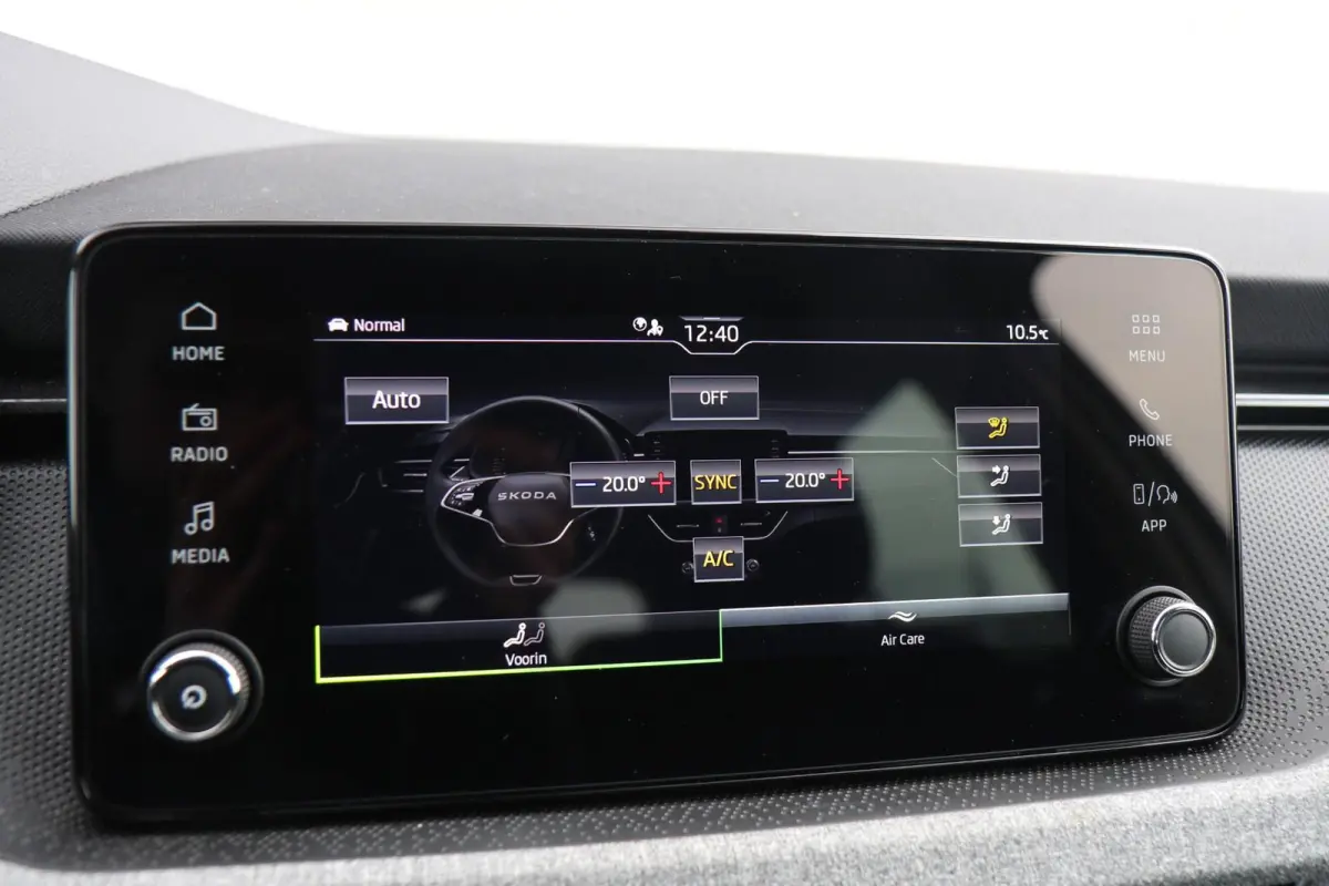 1.0 TSI 115pk DSG Business Edition | App Connect | Achteruitrijcamera | Climate Control | Stoelverwarming