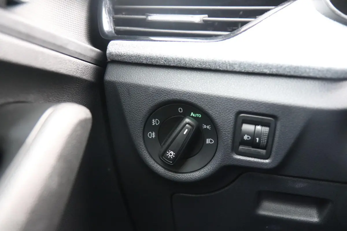 1.0 TSI 115pk DSG Business Edition | App Connect | Achteruitrijcamera | Climate Control | Stoelverwarming