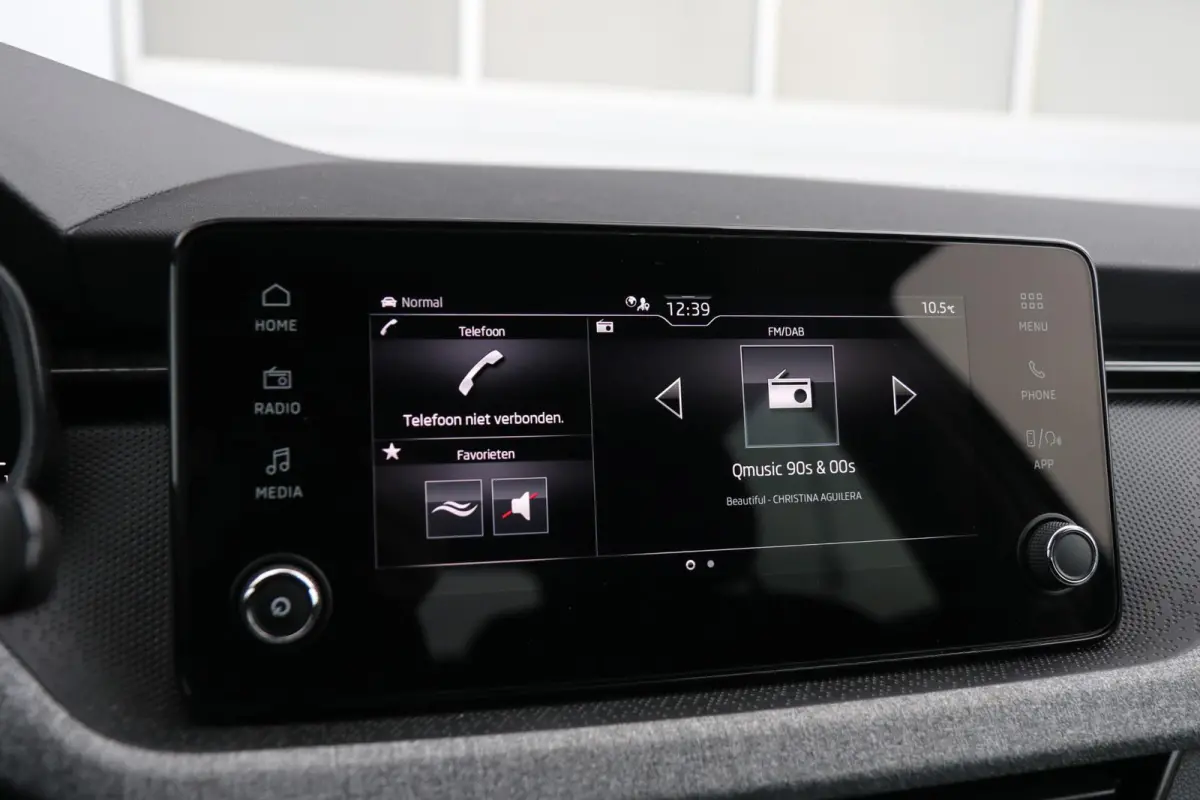 1.0 TSI 115pk DSG Business Edition | App Connect | Achteruitrijcamera | Climate Control | Stoelverwarming