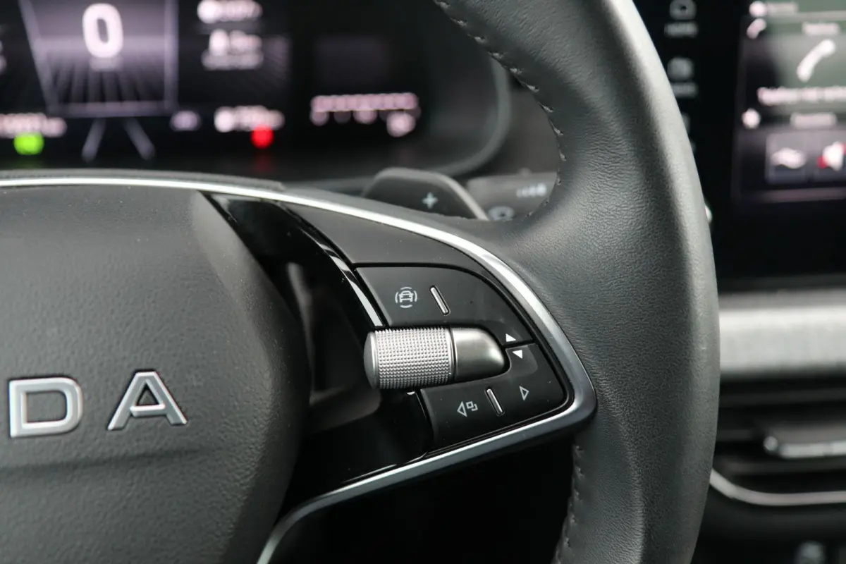 1.0 TSI 115pk DSG Business Edition | App Connect | Achteruitrijcamera | Climate Control | Stoelverwarming