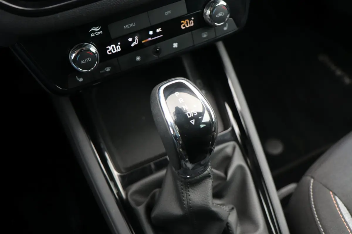 1.0 TSI 115pk DSG Business Edition | App Connect | Achteruitrijcamera | Climate Control | Stoelverwarming