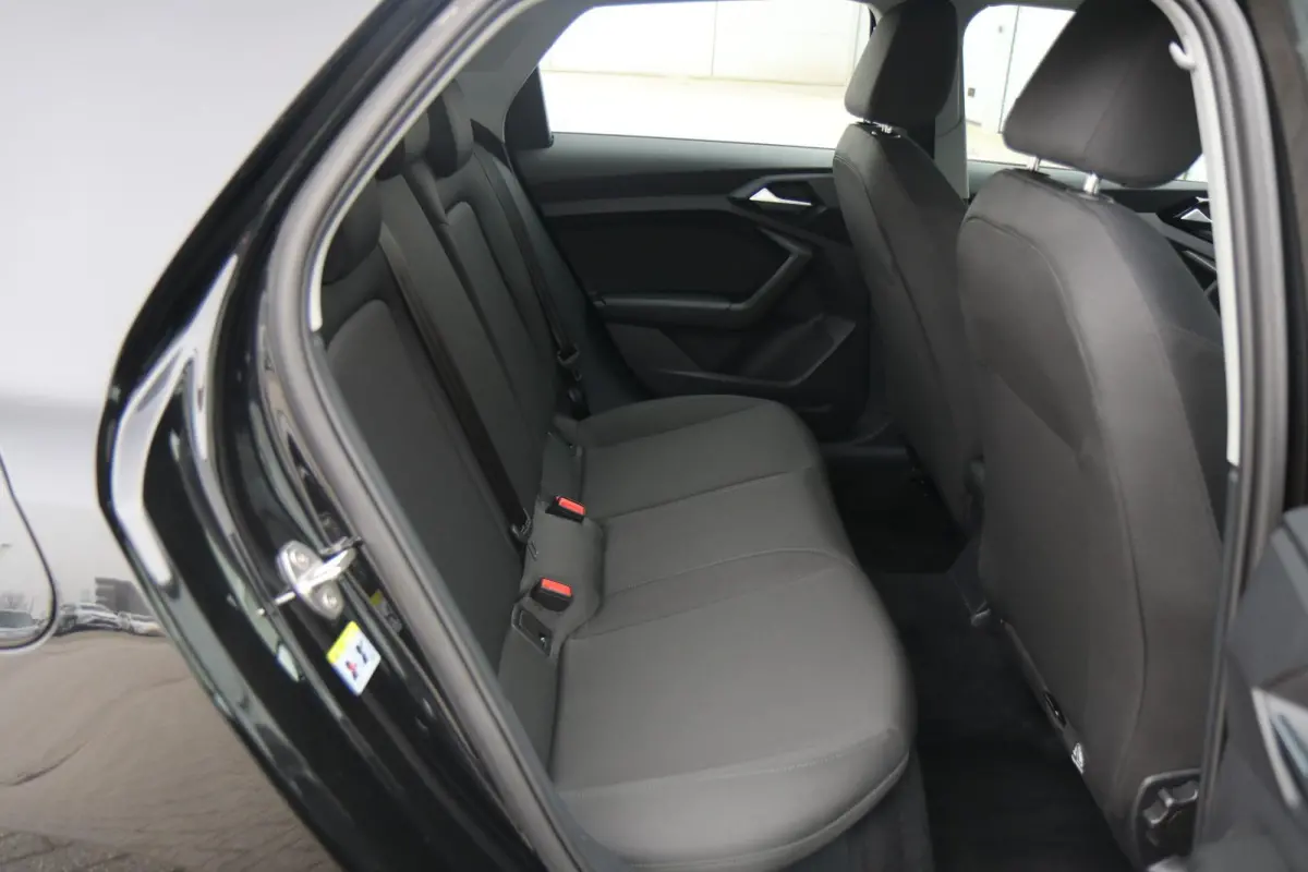 30 TFSI 116pk S-tronic Advanced edition | Stoelverwarming | Autom. Airco | Parkeersensoren Rondom