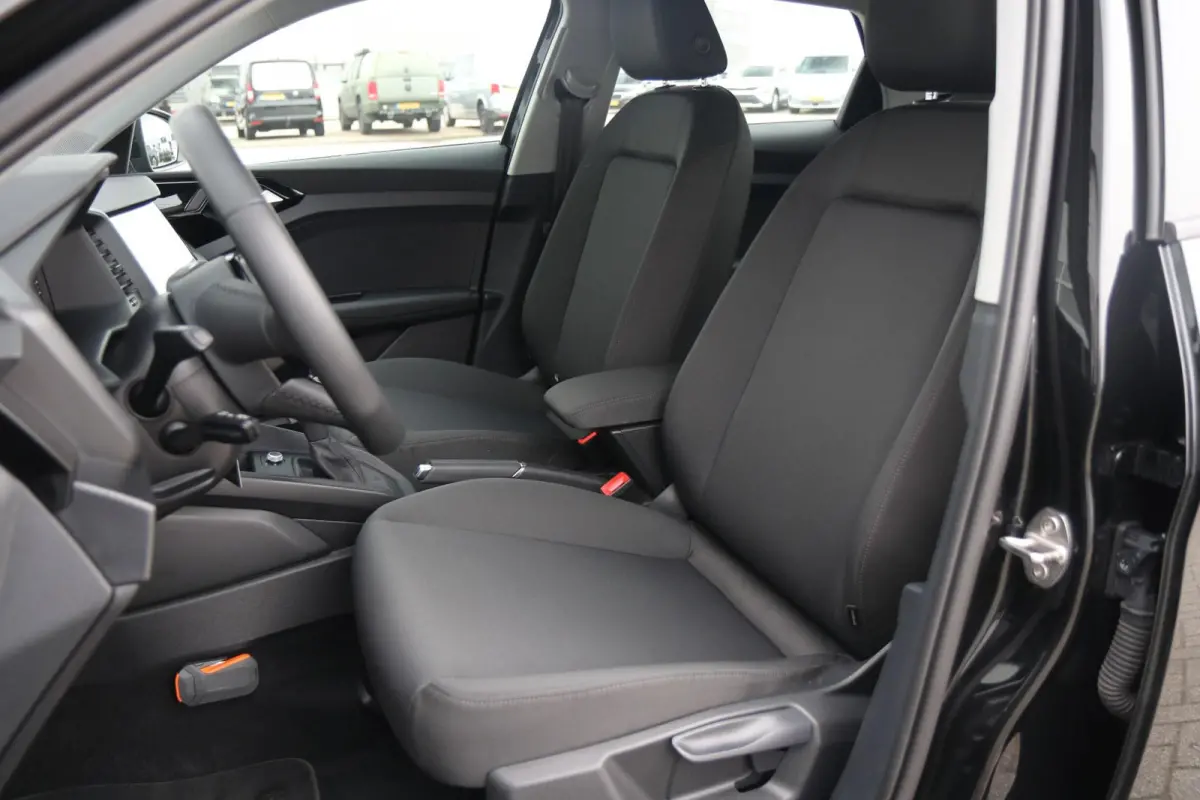 30 TFSI 116pk S-tronic Advanced edition | Stoelverwarming | Autom. Airco | Parkeersensoren Rondom