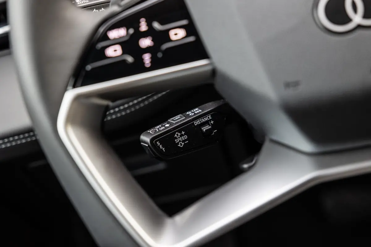286pk Advanced edition 83 kWh | Trekhaak | Verwarmbaar stuur | Keyless entry